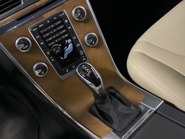 Volvo XC60 I Рестайлинг с пробегом 2015 года, цена 1 810 000 рублей, 197542 км, внедорожник, Автокод Объявления