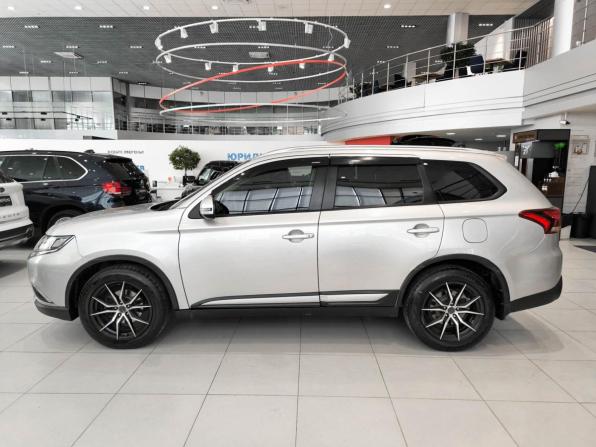 Mitsubishi Outlander III Рестайлинг 2 с пробегом 2016 года, цена 1 650 000 рублей, 196000 км, внедорожник, Автокод Объявления