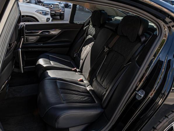 BMW 7 серии VI (G11/G12) Рестайлинг с пробегом 2019 года, цена 5 990 000 рублей, 180333 км, седан, Автокод Объявления