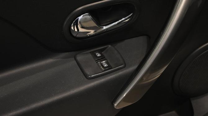 Renault Sandero II с пробегом 2017 года, цена 970 000 рублей, 126790 км, хэтчбек, Автокод Объявления