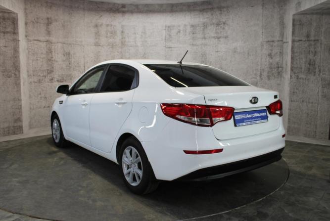 Kia Rio III Рестайлинг с пробегом 2016 года, цена 1 025 000 рублей, 135822 км, седан, Автокод Объявления