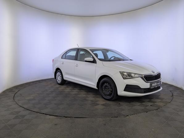 Skoda Rapid II с пробегом 2021 года, цена 1 050 000 рублей, 281341 км, лифтбек, Автокод Объявления