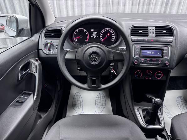 Volkswagen Polo V Рестайлинг с пробегом 2015 года, цена 1 050 000 рублей, 132521 км, седан, Автокод Объявления