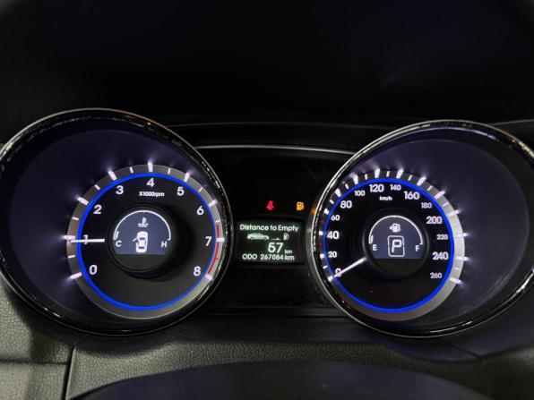 Hyundai Sonata VI (YF) с пробегом 2012 года, цена 997 000 рублей, 267000 км, седан, Автокод Объявления