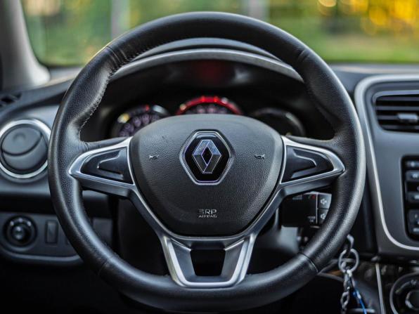Renault Sandero II Рестайлинг с пробегом 2021 года, цена 1 210 000 рублей, 68655 км, хэтчбек, Автокод Объявления