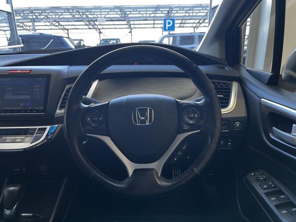 Honda Jade I с пробегом 2015 года, цена 1 270 000 рублей, 186515 км, компактвэн, Автокод Объявления