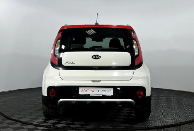 Kia Soul II Рестайлинг с пробегом 2018 года, цена 1 570 000 рублей, 120550 км, хэтчбек, Автокод Объявления