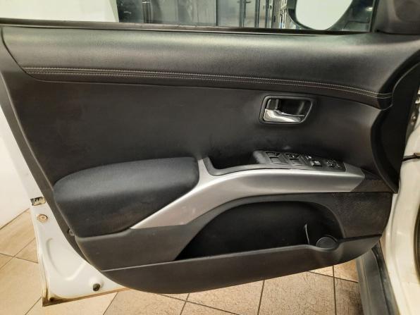 Mitsubishi Outlander II Рестайлинг с пробегом 2010 года, цена 818 000 рублей, 320000 км, внедорожник, Автокод Объявления