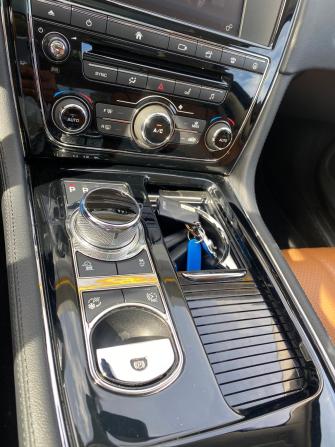 Jaguar XJ IV (X351) Рестайлинг с пробегом 2016 года, цена 3 954 000 рублей, 41953 км, седан, Автокод Объявления