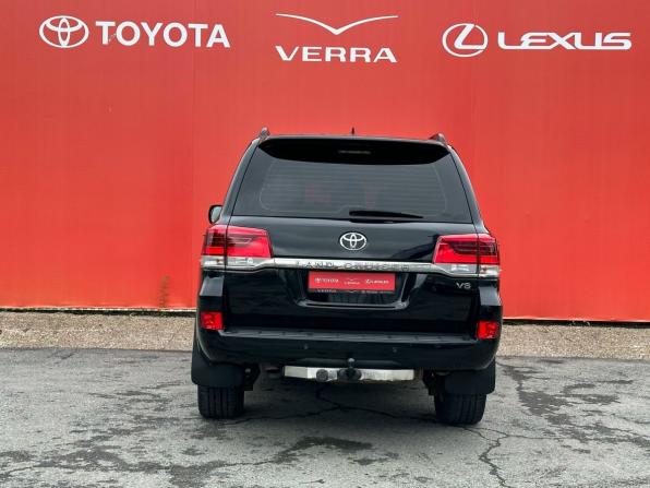 Toyota Land Cruiser 200 Series Рестайлинг 2 с пробегом 2018 года, цена 5 850 000 рублей, 211040 км, внедорожник, Автокод Объявления