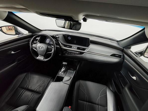 Lexus ES VII с пробегом 2019 года, цена 3 699 000 рублей, 106524 км, седан, Автокод Объявления