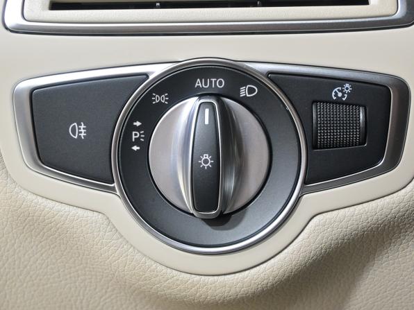 Mercedes-Benz C-Класс IV (W205) Рестайлинг с пробегом 2019 года, цена 3 890 000 рублей, 5095 км, седан, Автокод Объявления