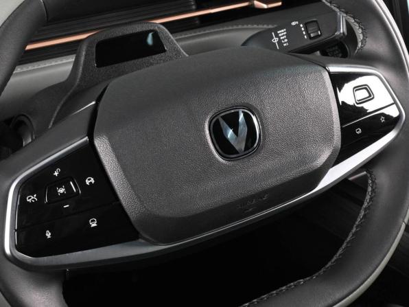 Changan Lamore с пробегом 2023 года, цена 2 049 000 рублей, 24458 км, седан, Автокод Объявления