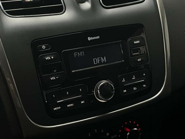 Renault Sandero II Рестайлинг с пробегом 2018 года, цена 799 000 рублей, 188743 км, хэтчбек, Автокод Объявления