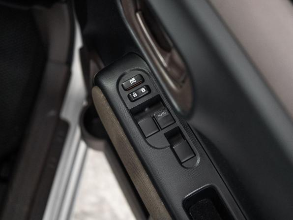 Toyota Spade с пробегом 2013 года, цена 820 300 рублей, 105466 км, микровэн, Автокод Объявления