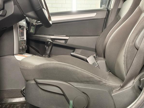 Opel Astra H Рестайлинг с пробегом 2011 года, цена 599 000 рублей, 167924 км, седан, Автокод Объявления