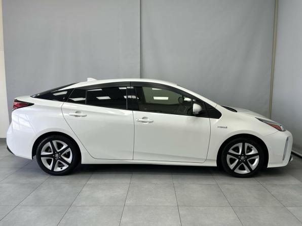 Toyota Prius IV (XW50) с пробегом 2019 года, цена 2 150 000 рублей, 76115 км, лифтбек, Автокод Объявления