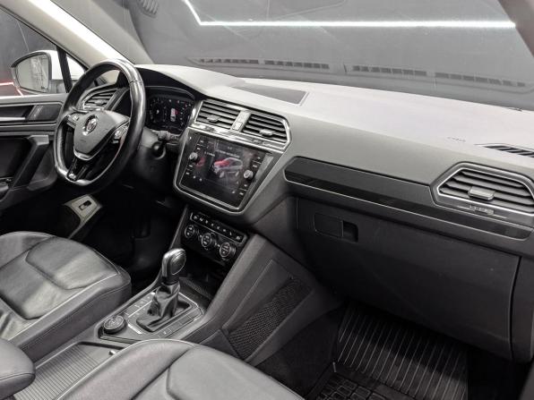 Volkswagen Tiguan II с пробегом 2019 года, цена 2 550 000 рублей, 149090 км, внедорожник, Автокод Объявления