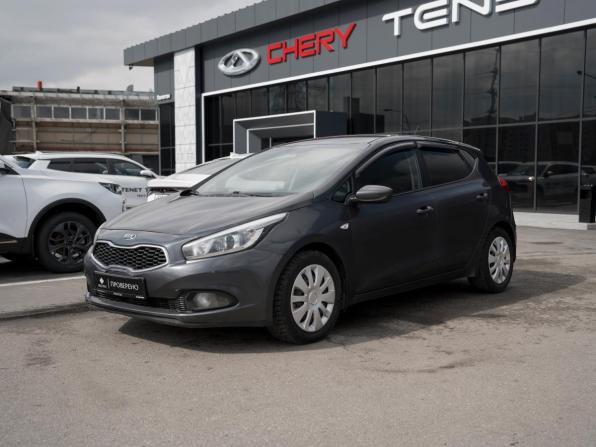 Kia Ceed II с пробегом 2015 года, цена 1 045 000 рублей, 193703 км, хэтчбек, Автокод Объявления