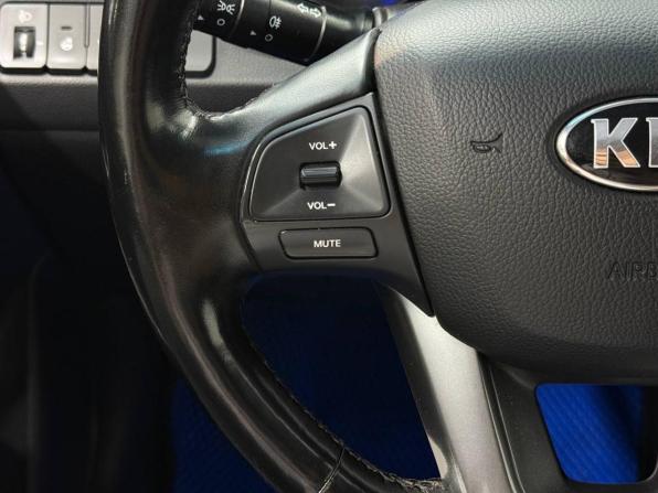 Kia Rio III Рестайлинг с пробегом 2015 года, цена 885 000 рублей, 98101 км, седан, Автокод Объявления