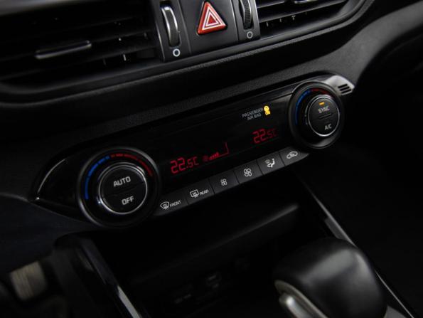 Kia Cerato IV Рестайлинг с пробегом 2021 года, цена 1 275 000 рублей, 195000 км, седан, Автокод Объявления