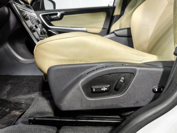 Volvo XC60 I Рестайлинг с пробегом 2015 года, цена 1 697 860 рублей, 259626 км, внедорожник, Автокод Объявления