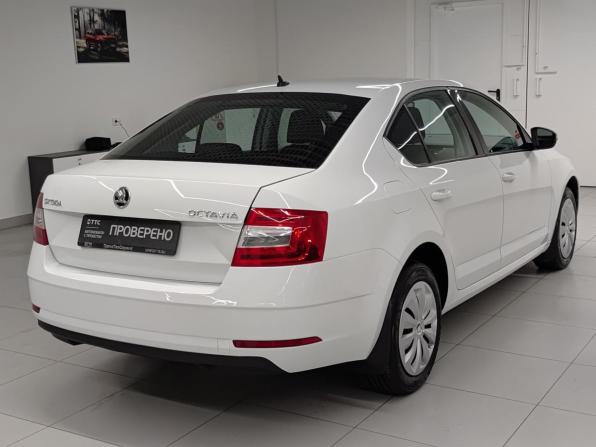 Skoda Octavia III (A7) Рестайлинг с пробегом 2017 года, цена 1 699 000 рублей, 61392 км, лифтбек, Автокод Объявления