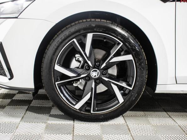 Skoda Octavia IV (A8) с пробегом 2023 года, цена 2 595 000 рублей, 84703 км, лифтбек, Автокод Объявления