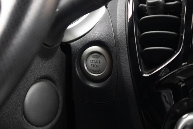 Nissan Juke I Рестайлинг с пробегом 2017 года, цена 2 009 000 рублей, 30912 км, внедорожник, Автокод Объявления