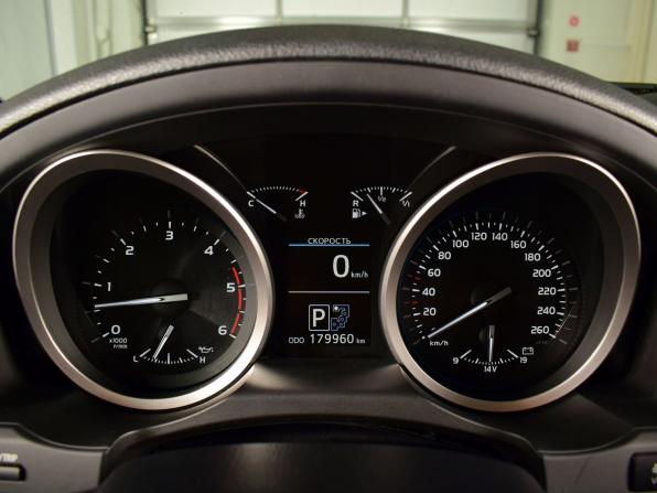 Toyota Land Cruiser 200 Series Рестайлинг 1 с пробегом 2015 года, цена 4 299 995 рублей, 179959 км, внедорожник, Автокод Объявления