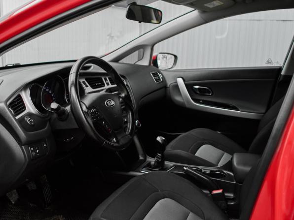 Kia Ceed II с пробегом 2014 года, цена 1 090 000 рублей, 155307 км, хэтчбек, Автокод Объявления