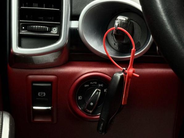 Porsche Cayenne II Рестайлинг (958) с пробегом 2015 года, цена 2 599 000 рублей, 253245 км, внедорожник, Автокод Объявления