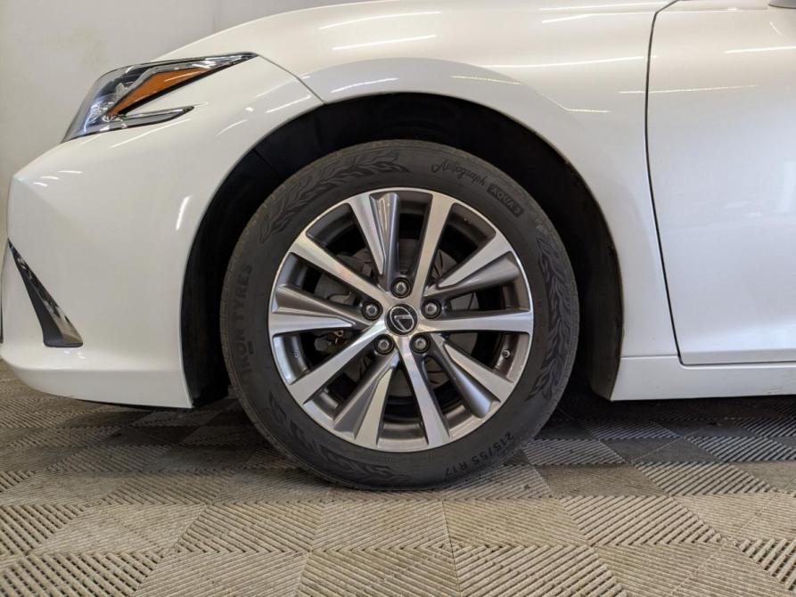 Lexus ES VII Москва  - изображение 18