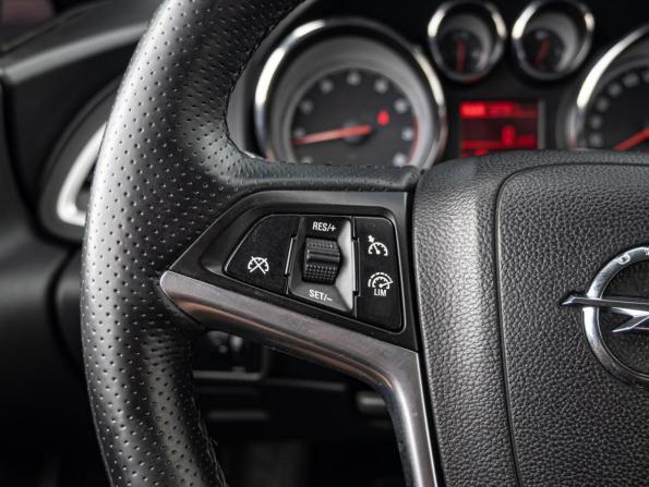 Opel Astra J Рестайлинг с пробегом 2013 года, цена 795 000 рублей, 198883 км, хэтчбек, Автокод Объявления