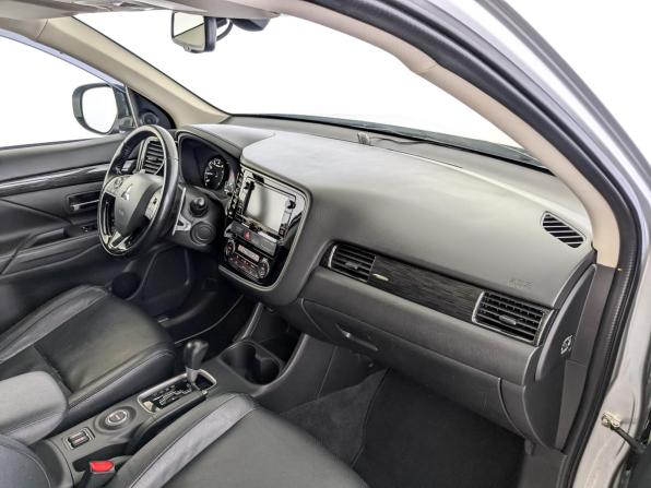 Mitsubishi Outlander III Рестайлинг 2 с пробегом 2016 года, цена 1 995 000 рублей, 128943 км, внедорожник, Автокод Объявления