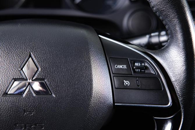 Mitsubishi Outlander III Рестайлинг 2 с пробегом 2017 года, цена 1 959 000 рублей, 182000 км, внедорожник, Автокод Объявления