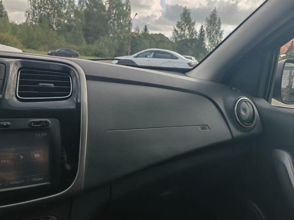 Renault Sandero II с пробегом 2015 года, цена 929 000 рублей, 98464 км, хэтчбек, Автокод Объявления