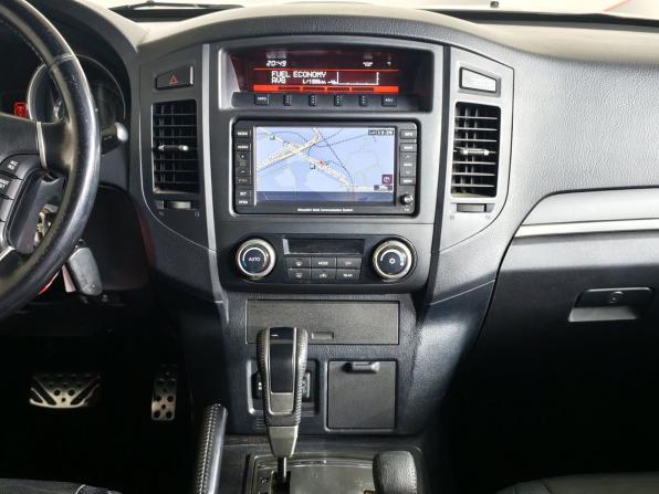 Mitsubishi Pajero IV Рестайлинг 1 с пробегом 2011 года, цена 1 443 000 рублей, 393086 км, внедорожник, Автокод Объявления