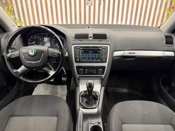 Skoda Octavia II (A5) Рестайлинг с пробегом 2011 года, цена 942 000 рублей, 179435 км, универсал, Автокод Объявления