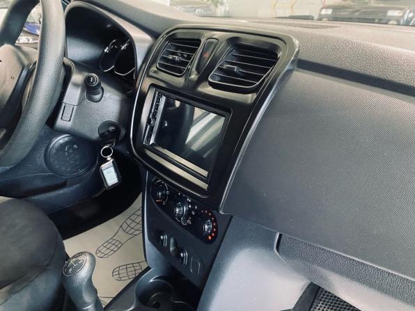 Renault Logan II с пробегом 2017 года, цена 700 000 рублей, 163000 км, седан, Автокод Объявления