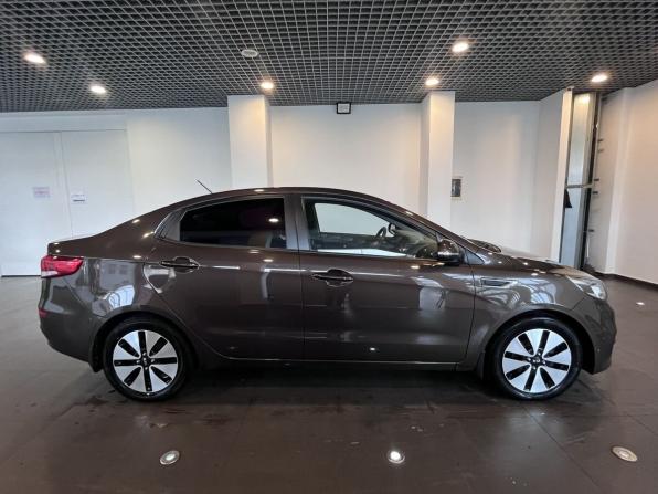 Kia Rio III Рестайлинг с пробегом 2015 года, цена 1 320 000 рублей, 93293 км, седан, Автокод Объявления