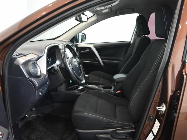 Toyota RAV4 IV (XA40) Рестайлинг с пробегом 2017 года, цена 2 650 000 рублей, 131394 км, внедорожник, Автокод Объявления