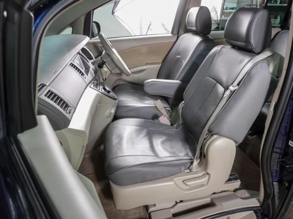 Toyota ISis I Рестайлинг с пробегом 2013 года, цена 1 219 000 рублей, 162880 км, компактвэн, Автокод Объявления