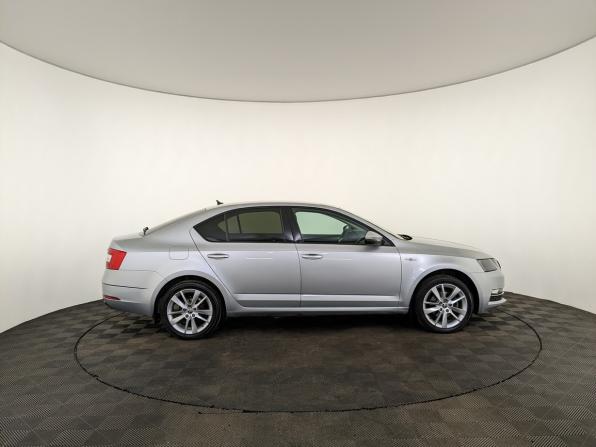 Skoda Octavia III (A7) Рестайлинг с пробегом 2019 года, цена 1 950 000 рублей, 92699 км, лифтбек, Автокод Объявления