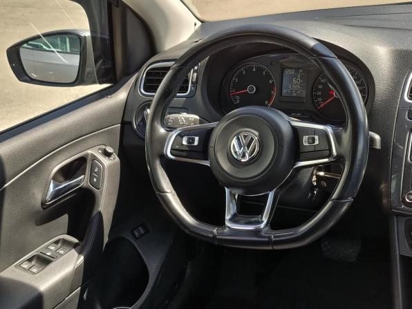 Volkswagen Polo V Рестайлинг с пробегом 2019 года, цена 1 512 000 рублей, 61509 км, седан, Автокод Объявления