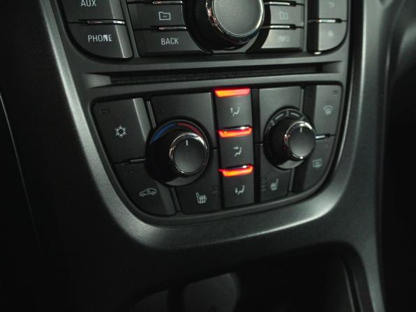 Opel Astra J с пробегом 2011 года, цена 629 000 рублей, 193649 км, хэтчбек, Автокод Объявления