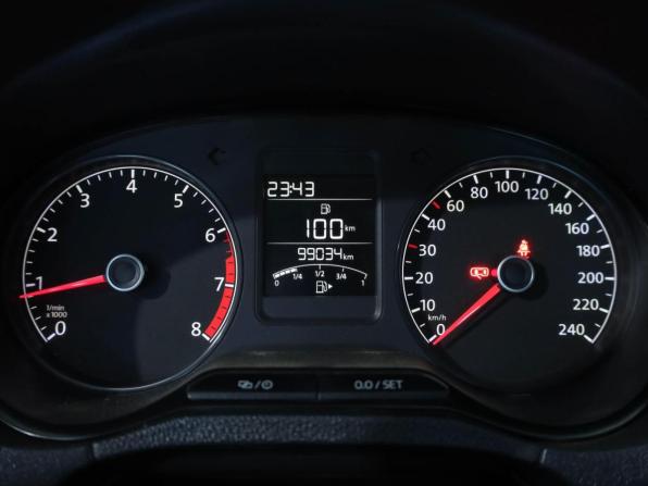 Volkswagen Polo V с пробегом 2015 года, цена 1 045 000 рублей, 99034 км, седан, Автокод Объявления