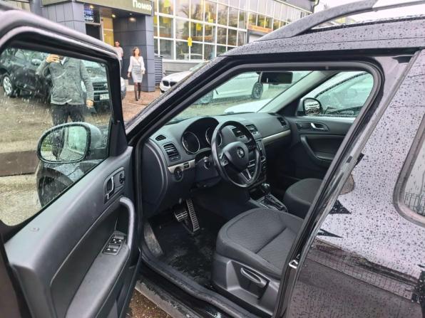 Skoda Yeti I Рестайлинг с пробегом 2014 года, цена 1 400 000 рублей, 135957 км, внедорожник, Автокод Объявления