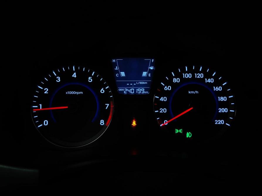 Hyundai Solaris I Москва  - изображение 16