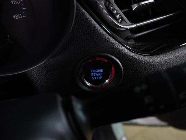 Toyota C-HR I Рестайлинг с пробегом 2021 года, цена 2 389 000 рублей, 24933 км, внедорожник, Автокод Объявления